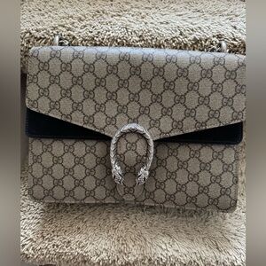 Gorgeous like new GUCCI DIONYSUS LARGE SHOULDER BAG.